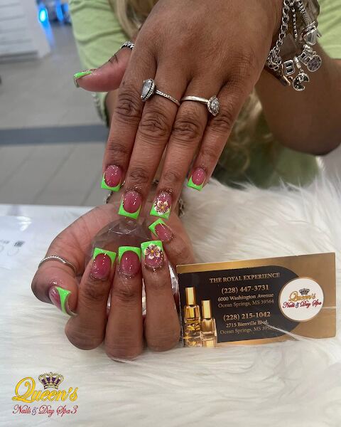 Queens Nail And Day Spa, Ocean Springs