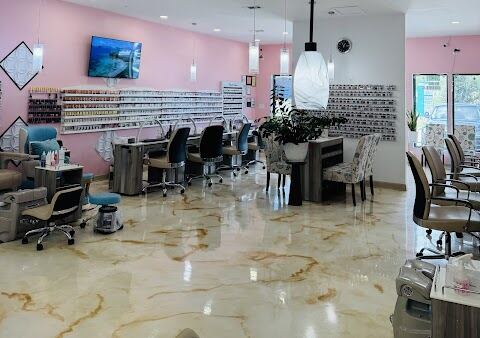 Luxury Nails & Spa, Ocean Springs