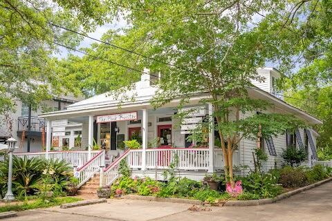 The Pink Rooster/Gallery Garbo, Ocean Springs