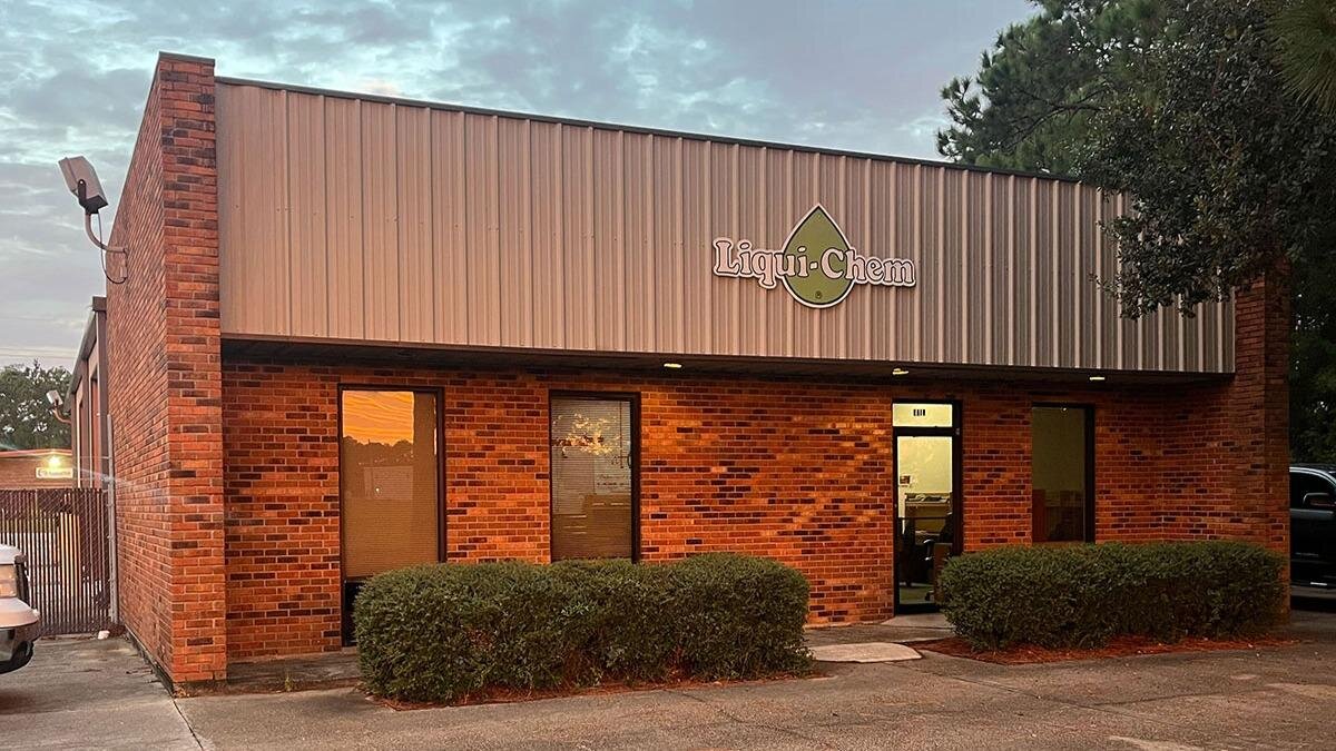 Storefront of Liqui-Chem Lawn & Shrub Care, Ocean Springs.