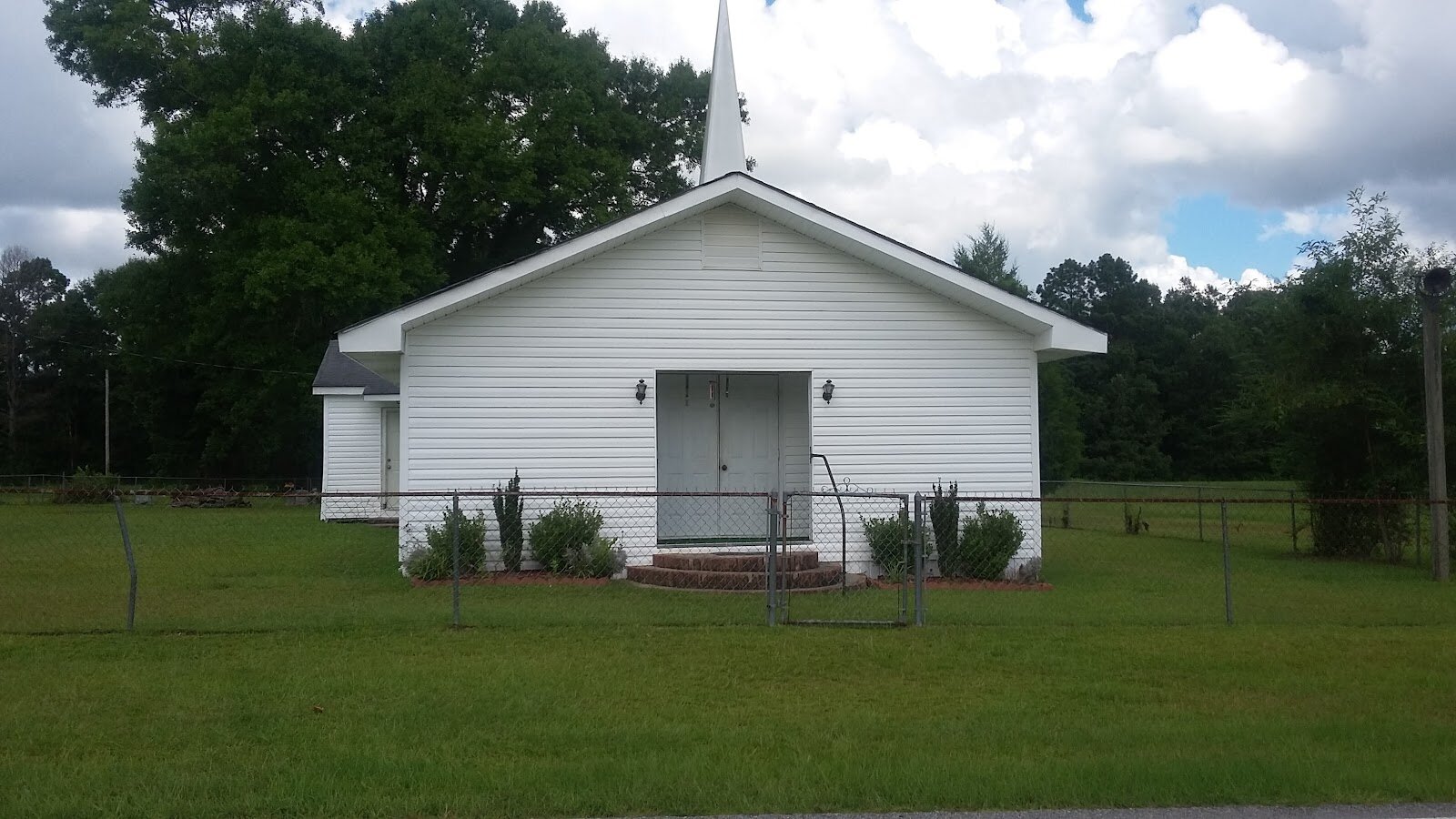 Storefront of Lord Is My Help, Ocean Springs.