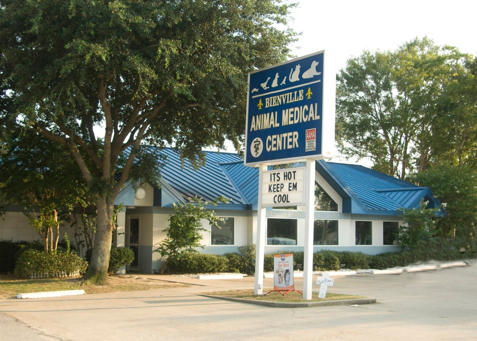 Storefront of Bienville Animal Medical Center, Ocean Springs.